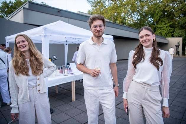 White Dinner: Ein Sommerabend ganz in Weiß : Das Lehmbruck-Museum fährt als Begleitprogramm zur Ausstellung Anish Kapoor ordentlich auf. 24.07.2026 in Duisburg ** NUR FÜR REDAKTIONELLE ZWECKE ** EDITORIAL USE ONLY **<p> White Dinner: Ein Sommerabend ganz in Weiß : Das Lehmbruck-Museum fährt als Begleitprogramm zur Ausstellung Anish Kapoor ordentlich auf. 24.07.2026 in Duisburg Deutschland NRW Duisburg Copyright: DanielxAttia *** White Dinner: A Summer Evening All in White The Lehmbruck Museum is pulling out all the stops as part of the accompanying program for the Anish Kapoor exhibition on July 24, 2026, in Duisburg ** FOR EDITORIAL USE ONLY ** EDITORIAL USE ONLY ** p White Dinner: A Summer Evening All in White The Lehmbruck Muse Copyright: DanielxAttia doc86v2ghephagwe08ef7i ,EDITORIAL USE ONLY
