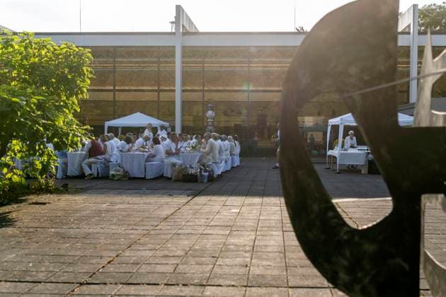 White Dinner: Ein Sommerabend ganz in Weiß : Das Lehmbruck-Museum fährt als Begleitprogramm zur Ausstellung Anish Kapoor ordentlich auf. 24.07.2026 in Duisburg ** NUR FÜR REDAKTIONELLE ZWECKE ** EDITORIAL USE ONLY **<p> White Dinner: Ein Sommerabend ganz in Weiß : Das Lehmbruck-Museum fährt als Begleitprogramm zur Ausstellung Anish Kapoor ordentlich auf. 24.07.2026 in Duisburg Deutschland NRW Duisburg Copyright: DanielxAttia *** White Dinner: A Summer Evening All in White The Lehmbruck Museum is pulling out all the stops as part of the accompanying program for the Anish Kapoor exhibition on July 24, 2026, in Duisburg ** FOR EDITORIAL USE ONLY ** EDITORIAL USE ONLY ** p White Dinner: A Summer Evening All in White The Lehmbruck Muse Copyright: DanielxAttia doc86v2a066ble1msq38mda ,EDITORIAL USE ONLY