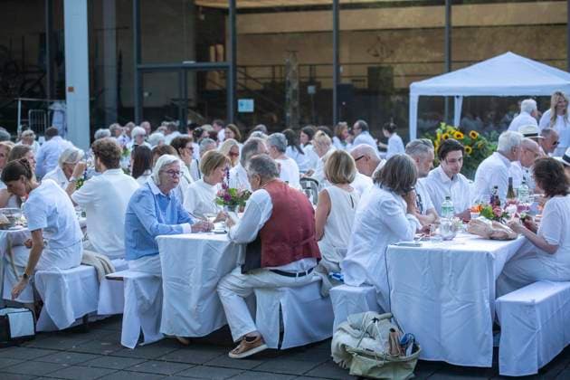 White Dinner: Ein Sommerabend ganz in Weiß : Das Lehmbruck-Museum fährt als Begleitprogramm zur Ausstellung Anish Kapoor ordentlich auf. 24.07.2026 in Duisburg ** NUR FÜR REDAKTIONELLE ZWECKE ** EDITORIAL USE ONLY **<p> White Dinner: Ein Sommerabend ganz in Weiß : Das Lehmbruck-Museum fährt als Begleitprogramm zur Ausstellung Anish Kapoor ordentlich auf. 24.07.2026 in Duisburg Deutschland NRW Duisburg Copyright: DanielxAttia *** White Dinner: A Summer Evening All in White The Lehmbruck Museum is pulling out all the stops as part of the accompanying program for the Anish Kapoor exhibition on July 24, 2026, in Duisburg ** FOR EDITORIAL USE ONLY ** EDITORIAL USE ONLY ** p White Dinner: A Summer Evening All in White The Lehmbruck Muse Copyright: DanielxAttia doc86v2a0dmug1kmz4cf7i ,EDITORIAL USE ONLY