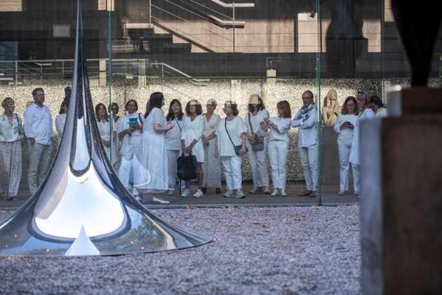 White Dinner: Ein Sommerabend ganz in Weiß : Das Lehmbruck-Museum fährt als Begleitprogramm zur Ausstellung Anish Kapoor ordentlich auf. 24.07.2026 in Duisburg ** NUR FÜR REDAKTIONELLE ZWECKE ** EDITORIAL USE ONLY **<p> White Dinner: Ein Sommerabend ganz in Weiß : Das Lehmbruck-Museum fährt als Begleitprogramm zur Ausstellung Anish Kapoor ordentlich auf. 24.07.2026 in Duisburg Deutschland NRW Duisburg Copyright: DanielxAttia *** White Dinner: A Summer Evening All in White The Lehmbruck Museum is pulling out all the stops as part of the accompanying program for the Anish Kapoor exhibition on July 24, 2026, in Duisburg ** FOR EDITORIAL USE ONLY ** EDITORIAL USE ONLY ** p White Dinner: A Summer Evening All in White The Lehmbruck Muse Copyright: DanielxAttia doc86v2a279i9fd4sypo5n ,EDITORIAL USE ONLY