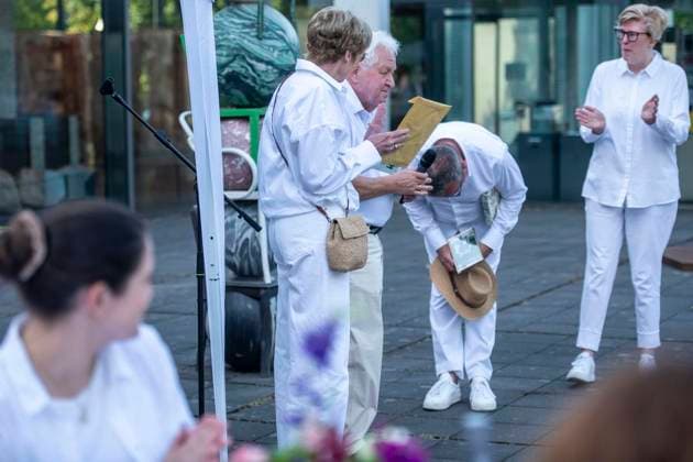 White Dinner: Ein Sommerabend ganz in Weiß : Das Lehmbruck-Museum fährt als Begleitprogramm zur Ausstellung Anish Kapoor ordentlich auf. 24.07.2026 in Duisburg ** NUR FÜR REDAKTIONELLE ZWECKE ** EDITORIAL USE ONLY **<p> White Dinner: Ein Sommerabend ganz in Weiß : Das Lehmbruck-Museum fährt als Begleitprogramm zur Ausstellung Anish Kapoor ordentlich auf. 24.07.2026 in Duisburg Deutschland NRW Duisburg Copyright: DanielxAttia *** White Dinner: A Summer Evening All in White The Lehmbruck Museum is pulling out all the stops as part of the accompanying program for the Anish Kapoor exhibition on July 24, 2026, in Duisburg ** FOR EDITORIAL USE ONLY ** EDITORIAL USE ONLY ** p White Dinner: A Summer Evening All in White The Lehmbruck Muse Copyright: DanielxAttia doc86v29zqmdle18vzrjf7i ,EDITORIAL USE ONLY