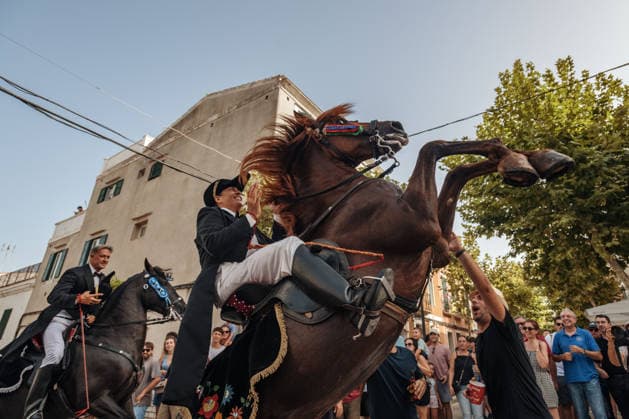 July 24, 2026, Es Castell, Menorca Balearic Islands, Spain: A caixer, or horse rider, rears his horse prior to the traditional Jaleo at the Sant MartoÂ­ Festival in Es Castell. Es Castell Spain  - ZUMAo105 20260724_fap_o105_018 Copyright: xMatthiasxOesterlex