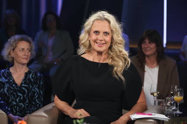 Barbara Schöneberger moderiert die NDR Talk Show, Fototermin am 12.6.2026, Ausstrahlung der Sendung am 24.7.2026 im 3. Programm des NDR Fernsehen, Fernsehstudio Hamburg Lokstedt *** Barbara Schöneberger hosts the NDR Talk Show; photo shoot on June 12, 2026; the show will air on July 24, 2026, on NDR Television’s Channel 3; Hamburg Lokstedt TV studio