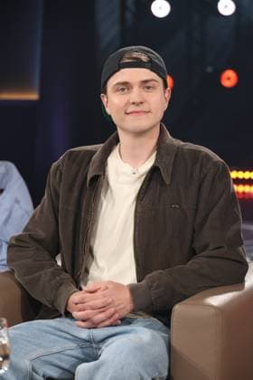 Mattis Brodersen, Föhrer Singer-Songwriter, zu Gast in der NDR Talk Show, Fototermin am 12.6.2026, Ausstrahlung der Sendung am 24.7.2026 im 3. Programm des NDR Fernsehen, Fernsehstudio Hamburg Lokstedt *** Mattis Brodersen, a singer-songwriter from Föhr, appeared as a guest on the NDR Talk Show; photo op on June 12, 2026; the episode aired on July 24, 2026, on NDR Television’s Channel 3; Hamburg Lokstedt TV studio