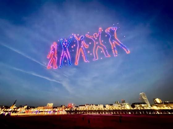 Drohnenshow Rheinkirmes 2026 ** NUR FÜR REDAKTIONELLE ZWECKE ** EDITORIAL USE ONLY **<p>Drohnenshow am Freitag, den 24.07.2026, auf der Rheinwiese bei der Rheinkirmes in Düsseldorf. Deutschland NRW Düsseldorf Copyright: OleksandrxVoskresenskyi *** Rheinkirmes 2026 Drone Show ** FOR EDITORIAL PURPOSES ONLY ** EDITORIAL USE ONLY ** p Drone show on Friday, July 24, 2026, on the Rheinwiese at the Rheinkirmes in Düsseldorf, Germany (North Rhine-Westphalia), Düsseldorf. Copyright OleksandrxVoskresenskyi Copyright: OleksandrxVoskresenskyi doc86v8joumuqvqqvi0f7i ,EDITORIAL USE ONLY