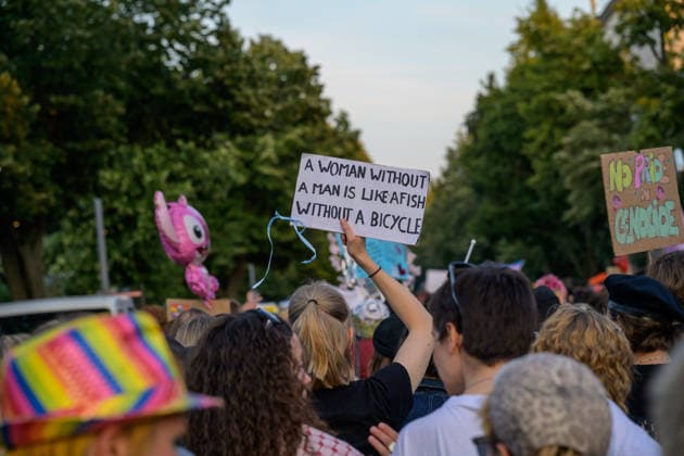 July 24, 2026, Berlin, Berlin, Germany: A demonstrator holds anti-patriarchical slogan on their placard at Dyke* March 2026, on July 24 2026, in Berlin, Germany. Thousands of demonstrators marched in the streets of Berlin s City Center and Kreuzberg districts for the annual Dyke* March just a day before the annual CSD parade and Internationalist Queer Pride Berlin Germany - ZUMAk201 20260724_zip_k201_016 Copyright: xNikosxKanistrasx