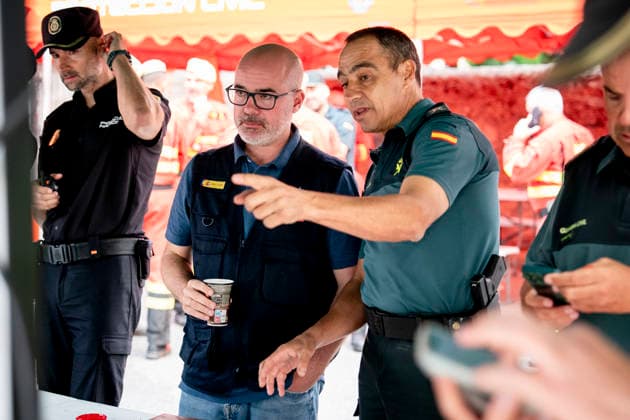 Sánchez Visits the Forward Command Post in Cenicientos, Madrid: Government Delegate Francisco Martín at the Forward Command Post in the area affected by the forest fires in the western mountains, on July 25, 2026, in Cenicientos, Madrid, Spain. Sánchez visits the FCP and attends the meeting of the State Committee for Coordination and Management of the State Emergency Plan (CECOD), where the progress of the fires in the central part of the country will be assessed. July 25, 2026. In Cenicientos, Madrid. Cenicientos, Madrid, Spain  Copyright: xA.xPÃ rezxMecax 7687058