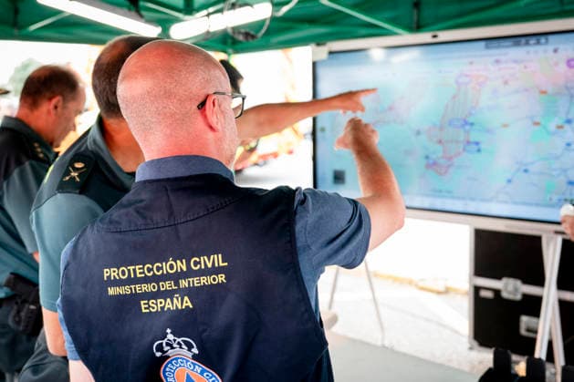 Sánchez Visits the Forward Command Post in Cenicientos, Madrid: Government Delegate Francisco Martín at the Forward Command Post in the area affected by the forest fires in the western mountains, on July 25, 2026, in Cenicientos, Madrid, Spain. Sánchez visits the FCP and attends the meeting of the State Committee for Coordination and Management of the State Emergency Plan (CECOD), where the progress of the fires in the central part of the country will be assessed. July 25, 2026. In Cenicientos, Madrid. Cenicientos, Madrid, Spain  Copyright: xA.xPÃ rezxMecax 7687059