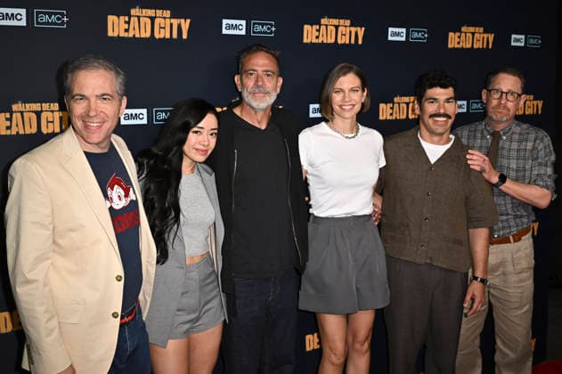 Seth Hoffman, Aimee Garcia, Jeffrey Dean Morgan, Lauren Cohan, Raul Castillo und Scott M. Gimple bei der Premiere der 3. Staffel der AMC Serie The Walking Dead: Dead City auf der San Diego Comic-Con International 2026 im The Loft at Petco Park. San Diego, 24.07.2026 *** Seth Hoffman, Aimee Garcia, Jeffrey Dean Morgan, Lauren Cohan, Raul Castillo, and Scott M. Gimple at the premiere of Season 3 of the AMC series *The Walking Dead: Dead City* at San Diego Comic-Con International 2026 at The Loft at Petco Park in San Diego on July 24, 2026 Foto:xD.xStarbuckx xFuturexImagex dead_6751