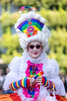 CSD Stuttgart 2026 Parade, Bunt, laut und vielfältig: Tausende Menschen feiern bei der CSD-Parade 2026 in der Stuttgarter Innenstadt friedlich für die Rechte der LGBTQIA-Community und setzen ein starkes Zeichen für Diversität. Die Polizei war im Großeinsatz und sorgte für Sicherheit während der Großveranstaltung Stuttgart Baden Württemberg Deutschland *** Stuttgart CSD 2026 Parade, Colorful, loud, and diverse: Thousands of people peacefully celebrated the rights of the LGBTQIA community at the 2026 CSD Parade in downtown Stuttgart, sending a strong message of diversity. The police were out in force and ensured safety during the major event. Stuttgart, Baden-Württemberg, Germany