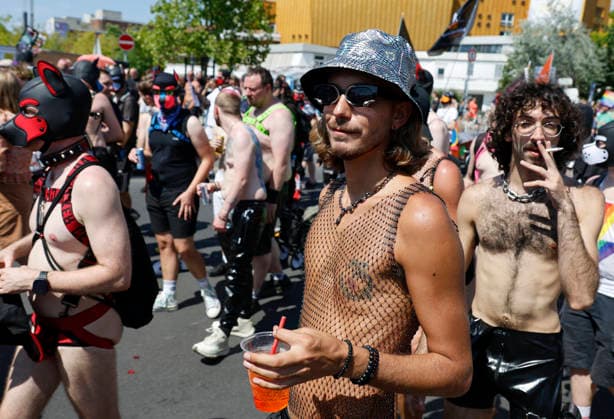 CSD Berlin 2026 Haltung ist Hot, ist das Motto des Christopher Street Day, CSD, in Berlin, 25.07.2026. Berlin Berlin Deutschland *** CSD Berlin 2026: Attitude Is Hot is the motto of Christopher Street Day (CSD) in Berlin, July 25, 2026, Berlin, Berlin, Germany