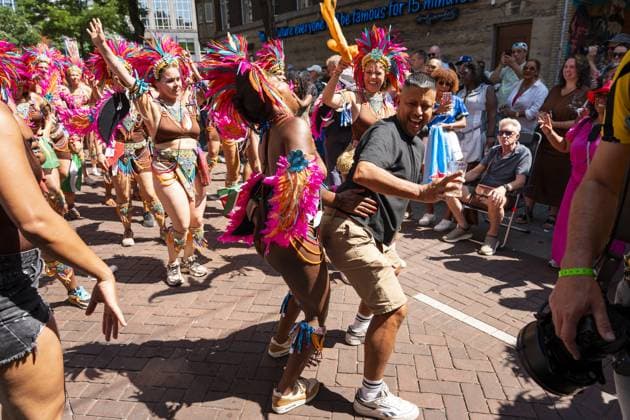 ROTTERDAM - Participants of the Rotterdam Unlimited Summer Carnival street parade. Carnival groups present their new themes with colorful costumes, choreographies, music, floats, and live percussion. LINA SELG ANP netherlands out - belgium out  Copyright: xx x564267074x originalFilename: 564267074.jpg