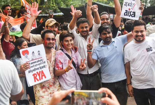 CJP Supporters and Students Celebrate near Jantar Mantar After Dharmendra Pradhan s Resignation New Delhi, Jul 25 (ANI): CJP supporters and students celebrate at the protest site after Union Education Minister Dharmendra Pradhan resigns from his post, at Jantar Mantar, in New Delhi on Saturday. New Delhi Delhi India Copyright: xANIx ANI_20260725411