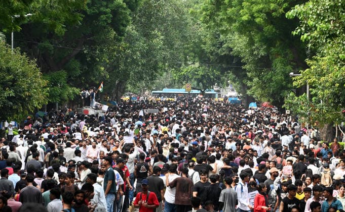 CJP Supporters Celebrate near Jantar Mantar After Dharmendra Pradhan s Resignation in New Delhi New Delhi, Jul 25 (ANI): CJP Supporters celebrate near Jantar Mantar after Union Education Minister Dharmendra Pradhan resigns from his post, in New Delhi on Saturday. New Delhi Delhi India Copyright: xANIx ANI_20260725413