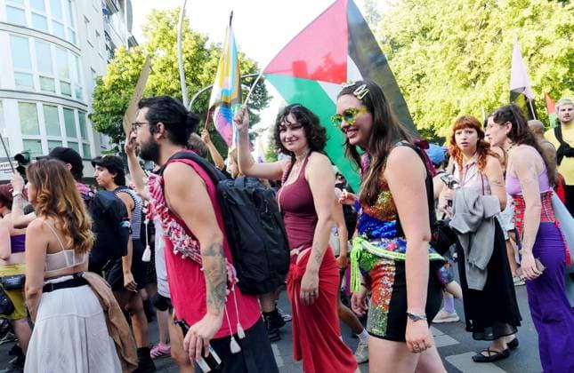 25.07.2026, Berlin - Deutschland. Demo zum CSD, Internationalist Queer Pride im Wedding. *** July 25, 2026, Berlin, Germany: CSD Parade, Internationalist Queer Pride in Wedding