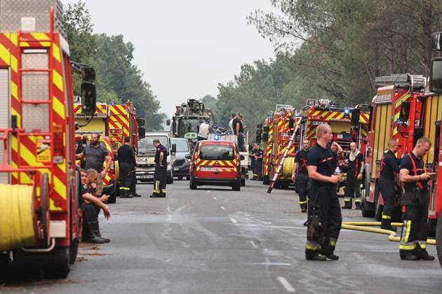 RECORD DATE NOT STATED Fires in Gironde: Sainte-Hélène and Lacanau PHOTOPQR SUD OUEST Photo by Fabien Cottereau Sainte-Hélène Fires in Gironde: Sainte-Hélène and Lacanau Between Sainte-Hélène and Lacanau, along the D06 and D05—this is the epicenter of the firefighters’ battle to protect both towns. The A400 and Dash aircraft have dropped fire retardant over the area. Fires in southwestern France on July 25, 2026 Local Caption Sainte-Hélène, Gironde, France  Copyright: xPHOTOPQR SUDxOUEST MAXPPPxPhotoxFabienxCottereaux 20260725SDO1204 20260725SDO1204