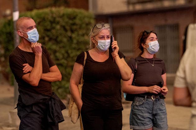 Evacuation of towns affected by the wildfires in Spain AVILA, SPAIN - JULY 25: Evacuation efforts continue in the towns affected by the wildfires as firefighters battle the blaze in La Adrada, Province of Avila, Spain, on July 25, 2026. Diego Radames Anadolu Avila Spain. Editorial use only. Please get in touch for any other usage.  Copyright: x2026xAnadoluxDiegoxRadamesx