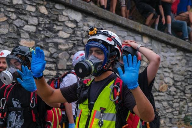 July 25, 2026, Chiomonte, Val Di Susa, Italy: CHIOMONTE, VAL DI SUSA, PIEDMONT, ITALY Ã¢â‚¬ JULY 25, 2026: Masked activists from the No TAV movement, which opposes the Turin-Lyon high-speed railway project, clash with security forces after storming the high-speed rail construction site in Chiomonte. Protesters threw rocks and firecrackers, setting fire to four vehicles belonging to the Carabinieri and Guardia di Finanza. Police responded with tear gas and water cannons, leaving more than 50 security personnel injured and forcing the closure of a section of the A32 Turin-Bardonecchia motorway. Chiomonte, Val Di Susa Italy  - ZUMAq101 20260725_zna_q101_286 Copyright: xLeonardoxGaravagliax