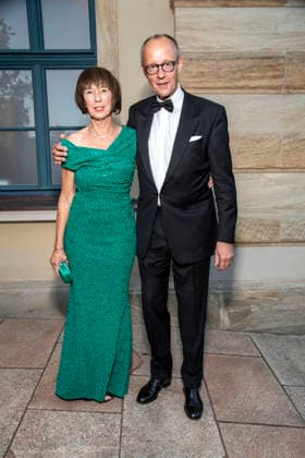 Friedrich Merz and his wife Charlotte Merz attend the concert of Beethovens 9. Symphonie to open the annual Bayreuth Festival 2026 (Richard-Wagner-Festspiele) at Bayreuth Festspielhaus on July 25, 2026 in Bayreuth, Germany 150th Bayreuther Wagner Festival Opening *** Friedrich Merz and his wife Charlotte Merz attend the concert featuring Beethoven s Ninth Symphony to open the 2026 Bayreuth Festival (Richard Wagner Festspiele) at the Bayreuth Festspielhaus on July 25, 2026, in Bayreuth, Germany—the 150th Bayreuth Wagner Festival Opening