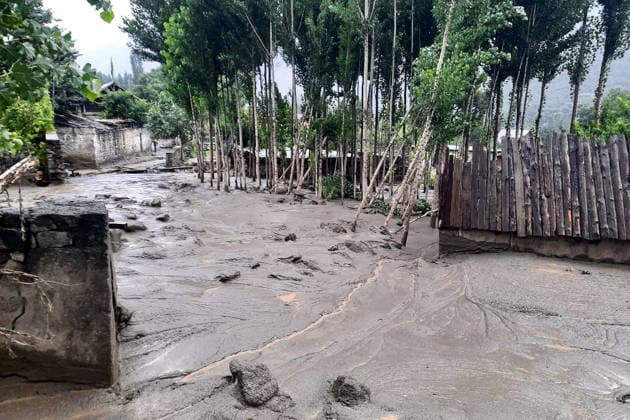 July 25, 2026, Peshawar, Peshawar, Pakistan: Flash Floods and Glacier Outburst Floods Cut Off Parts of Gilgit-Baltistan for Fourth Day...GILGIT, Pakistan Torrential rains, flash floods and glacial lake outburst floods (GLOFs) continued to isolate several parts of Pakistan s Gilgit-Baltistan region for a fourth consecutive day, with thousands of residents and tourists stranded as key roads remained blocked. Authorities said rapid glacier melting, driven by unusually high temperatures, caused widespread damage to highways, disrupted relief operations and cut access to remote valleys. Emergency teams are working around the clock to restore road links, while helicopter rescue operations have been ordered for inaccessible areas. The Pakistan Met - ZUMAa217 20260725_znp_a217_005 Copyright: xHussainxAlix