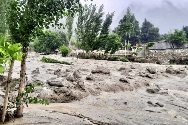 July 25, 2026, Peshawar, Peshawar, Pakistan: Flash Floods and Glacier Outburst Floods Cut Off Parts of Gilgit-Baltistan for Fourth Day...GILGIT, Pakistan Torrential rains, flash floods and glacial lake outburst floods (GLOFs) continued to isolate several parts of Pakistan s Gilgit-Baltistan region for a fourth consecutive day, with thousands of residents and tourists stranded as key roads remained blocked. Authorities said rapid glacier melting, driven by unusually high temperatures, caused widespread damage to highways, disrupted relief operations and cut access to remote valleys. Emergency teams are working around the clock to restore road links, while helicopter rescue operations have been ordered for inaccessible areas. The Pakistan Met - ZUMAa217 20260725_znp_a217_011 Copyright: xHussainxAlix