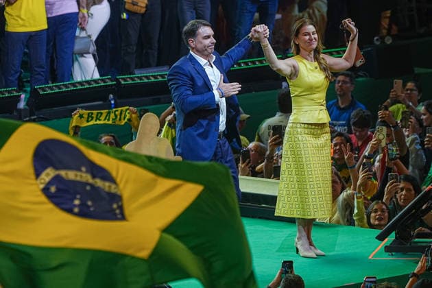 July 25, 2026: Fernanda Bolsonaro (right), spouse of Senator Flavio Bolsonaro, is seen at the Liberal Party (PL) national event in Sao Paulo, Brazil. The nation s largest rightist coalition endorsed Flavio Bolsonaro for the upcoming presidential race. - ZUMAl146 20260725_aaf_l146_022 Copyright: xPauloxLopesx