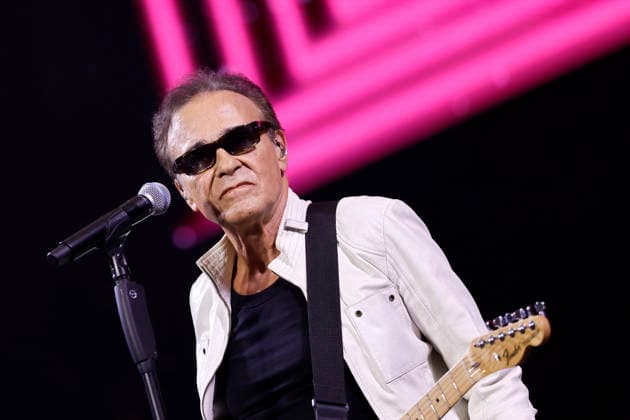 Saenger F. R. David bei Die 80er live 2026 auf Schalke - die groesste 80er Party der Welt in der Veltins Arena in Gelsenkirchen. Gelsenkirchen, 25.07.2026 NRW Deutschland *** Saenger F. R. David at The 80s Live 2026 at Schalke—the world s biggest 80s party—at the Veltins Arena in Gelsenkirchen, Gelsenkirchen, July 25, 2026, North Rhine-Westphalia, Germany Copyright: xChristophxHardtx