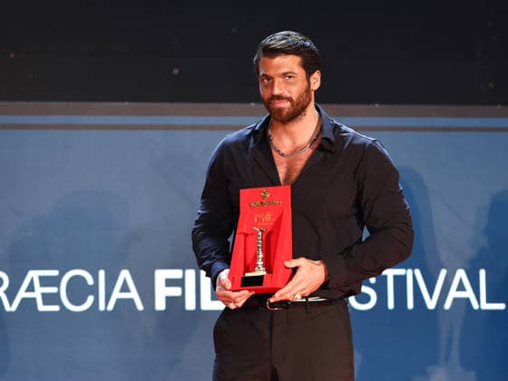 IPA86995545 - Soverato (CZ), Magna Graecia Film Festival - Opening Night. Pictured: Can Yaman receives the Colonna d Oro Award  Copyright: xMarcoxProvvisionatox xMarcoxProvvisionatox 86995545