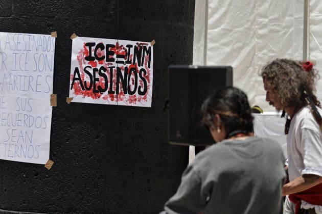July 25, 2026, Mexico City, Cdmx, Mexico: A group of U.S. citizens living in Mexico City gathered at the Monument to the Revolution to demand justice for the killings of Lorenzo Salgado, shot dead by ICE agents in Texas and Johan sebastian Duran, who was also killed at the hands of ICE. Members of various collectives of deported U.S. citizens and the organization Democrats Abroad Mexico demanded justice and the prosecution of ICE agents committing murders and racially motivated crimes against people of Latin American origin. They view this as a fascist, authoritarian, and racist campaign of white supremacy spearheaded and backed by President Donald Trump, noting the absence of justice or legal proceedings regarding the abuse of authority by - ZUMAp204 20260725_zip_p204_012 Copyright: xJosuexPerezx