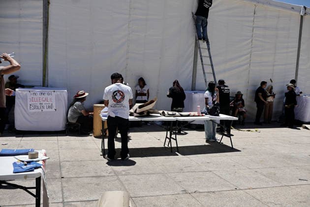 July 25, 2026, Mexico City, Cdmx, Mexico: A group of U.S. citizens living in Mexico City gathered at the Monument to the Revolution to demand justice for the killings of Lorenzo Salgado, shot dead by ICE agents in Texas and Johan sebastian Duran, who was also killed at the hands of ICE. Members of various collectives of deported U.S. citizens and the organization Democrats Abroad Mexico demanded justice and the prosecution of ICE agents committing murders and racially motivated crimes against people of Latin American origin. They view this as a fascist, authoritarian, and racist campaign of white supremacy spearheaded and backed by President Donald Trump, noting the absence of justice or legal proceedings regarding the abuse of authority by - ZUMAp204 20260725_zip_p204_023 Copyright: xJosuexPerezx