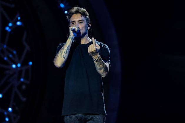 Music Concert - LA NOTTE DEI FIORI - SANREMO ESTATE Fabrizio Moro on stage at La Notte dei Fiori in Sanremo. during LA NOTTE DEI FIORI - SANREMO ESTATE, Music Concert in SANREMO, Italy, July 25 2026 SANREMO PIAN DI NAVE SANREMO Italy Copyright: xRenataxRoattinox xLiveMediax LPM_2583723
