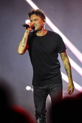 IPA87001154 - Fabrizio Moro on stage at La Notte dei Fiori in Sanremo. during LA NOTTE DEI FIORI - SANREMO ESTATE, Music Concert in SANREMO, Italy, July 25, 2026  Copyright: xRenataxRoattino LiveMediax xx 87001154