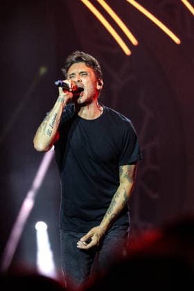 IPA87001165 - Fabrizio Moro on stage at La Notte dei Fiori in Sanremo. during LA NOTTE DEI FIORI - SANREMO ESTATE, Music Concert in SANREMO, Italy, July 25, 2026  Copyright: xRenataxRoattino LiveMediax xx 87001165