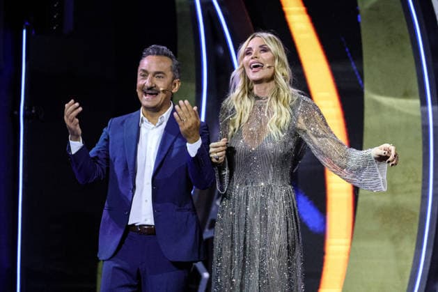 IPA87001439 - Nicola Savino and Elenoire Casalegno on stage at La Notte dei Fiori in Sanremo. during LA NOTTE DEI FIORI - SANREMO ESTATE, Music Concert in SANREMO, Italy, July 25, 2026  Copyright: xRenataxRoattino LiveMediax xx 87001439