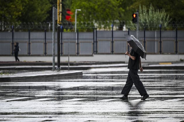 Heavy rainfall causes localized flooding in Turkiye s capital Ankara during summer ANKARA, TURKIYE – JULY 25: A pedestrian carrying an umbrella crosses a street during heavy rainfall in Ankara, Turkiye, on July 25, 2026. Heavy rain triggered localized flooding on several roads, causing traffic disruptions across the city. Utku Ucrak Anadolu Ankara Turkey. Editorial use only. Please get in touch for any other usage.  Copyright: x2026xAnadoluxUtkuxUcrakx