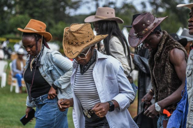 News Bilder des Tages Kenya hosts International Cowboys and Cowgirls Day Festival NAIROBI, KENYA – JULY 25: Participants wearing cowboy-themed outfits attend the International Cowboys and Cowgirls Day Festival at the Ngong Racecourse in Nairobi, Kenya, on July 25, 2026. The festival brought together cowboy and cowgirl enthusiasts, who showcased colorful Western-inspired costumes and celebrated cowboy culture through various activities and performances. Gerald Anderson Anadolu Nairobi Kenya. Editorial use only. Please get in touch for any other usage.  Copyright: x2026xAnadoluxGeraldxAndersonx