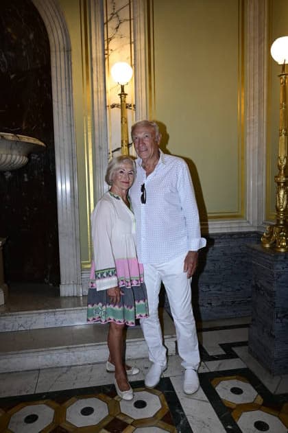 Eduard Ede Geyer mit Ehefrau Angelika bei der 16. Dresdner Schlössernacht 2026 an den Elbschlössern. Dresden, 25.07.2026 *** Eduard Ede Geyer with his wife Angelika at the 16th Dresden Castle Night 2026 at the Elbe Castles in Dresden, July 25, 2026 Copyright: xMatthiasxWehnertx
