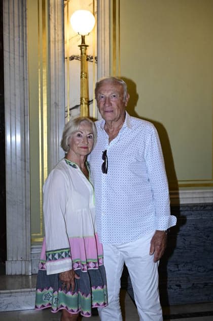 Eduard Ede Geyer mit Ehefrau Angelika bei der 16. Dresdner Schlössernacht 2026 an den Elbschlössern. Dresden, 25.07.2026 *** Eduard Ede Geyer with his wife Angelika at the 16th Dresden Castle Night 2026 at the Elbe Castles in Dresden, July 25, 2026 Copyright: xMatthiasxWehnertx