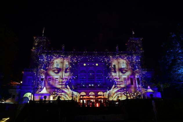 Lichtprojektion am Schloss Albrechtsberg bei der 16. Dresdner Schlössernacht 2026 an den Elbschlössern. Dresden, 25.07.2026 *** Light show at Albrechtsberg Palace during the 16th Dresden Palace Night 2026 at the Elbe Palaces in Dresden, July 25, 2026 Copyright: xMatthiasxWehnertx