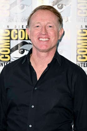 Bernard Derriman beim Photocall zur Animationsserie Bob s Burgers auf der San Diego Comic-Con International 2026 im Hilton Bayfront Hotel. San Diego, 25.07.2026 *** Bernard Derriman at the photo call for the animated series *Bob s Burgers* at San Diego Comic-Con International 2026 at the Hilton Bayfront Hotel in San Diego, July 25, 2026 Foto:xD.xStarbuckx xFuturexImagex burgers_6713