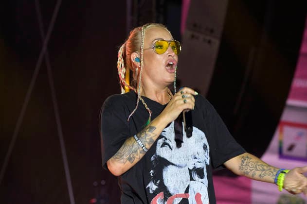 Sarah Connor live beim 48. Christopher Street Day 2026 am Brandenburger Tor. Beriln, 25.07.2026 *** Sarah Connor performs live at the 48th Christopher Street Day 2026 at the Brandenburg Gate in Berlin, July 25, 2026 Foto:xM.xBehrensx xFuturexImagex connor_6708