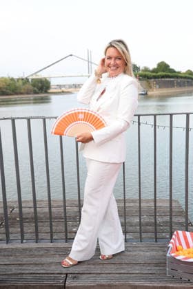 Claudia Anders beim Casa Riani Fashion Event am 25.07.2026 am Lido Hafen in Duesseldorf Claudia Anders attends the Casa Riani fashion event on July 25, 2026 at the Lido Harbor in Dusseldorf, Germany Casa RIANI Event in Duesseldorf *** Claudia Anders at the Casa Riani Fashion Event on July 25, 2026, at the Lido Harbor in Düsseldorf Claudia Anders attends the Casa Riani fashion event on July 25, 2026, at the Lido Harbor in Düsseldorf, Germany Casa RIANI Event in Düsseldorf 