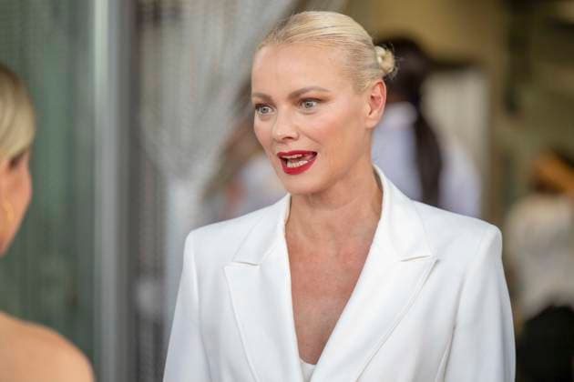 ABB RIANI - Franziska Knuppe Model zu Gast auf dem Orangenen Teppich bei der Casa Riani Where Fells Like Home Fashion Show praesentation der Sommerkollektion 2027 im Lido Hafen am 25.07.2026 in Duesseldorf NRW Deutschland *** ABB RIANI Franziska Knuppe, model, appeared on the orange carpet at the Casa Riani Where It Feels Like Home fashion show, presenting the 2027 summer collection at the Lido Harbor on July 25, 2026, in Düsseldorf, North Rhine-Westphalia, Germany