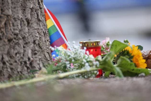 Berlin, Deutschland, 26.07.2026: Auto fährt bei CSD in Menschenmenge: Am nächsten Tag steht wurden am Tatort Blumen niedergelegt. *** Berlin, Germany, July 26, 2026: Car Plows Into Crowd at CSD; Flowers Were Laid at the Scene the Next Day Copyright: xdtsxNachrichtenagenturx dts_128537