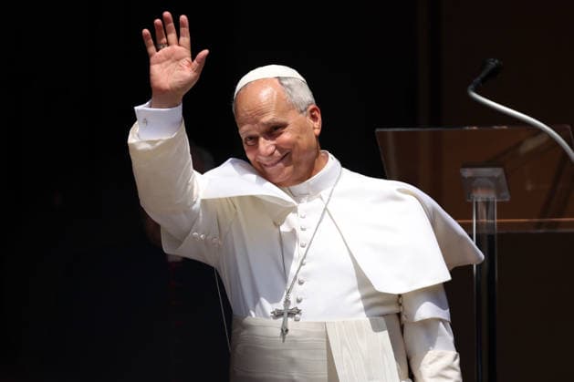 IPA87009742 - CASTEL GANDOLFO (RM) - Italy, July 26, 2026: Pope Leo XIV leads the Angelus prayer from the papal residence overlooking Piazza della LibertÃ in Castel Gandolfo, addressing the faithful and pilgrims who have come from various locations to participate in the traditional Sunday event. At the conclusion of the prayer, the Pontiff greets those present and imparts the apostolic blessing.  Copyright: xmarcoxiacobuccix xmarcoxiacobuccix 87009742