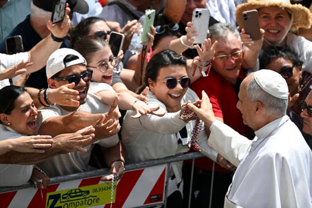 July 26, 2026, Italy, Italy: Pope Leo XIV waves at faithfuls after he delivered the Angelus prayer from the entrance of the Apostolic Palace overlooking Piazza della Liberta at the Papal summer residence in Castel Gandolfo, near Rome, Italy, 26 July 2026. ANSA RICCARDO ANTIMIANI. Italy Italy  - ZUMAa110 20260726_zaf_a110_021 Copyright: xRiccardoxAntimianix