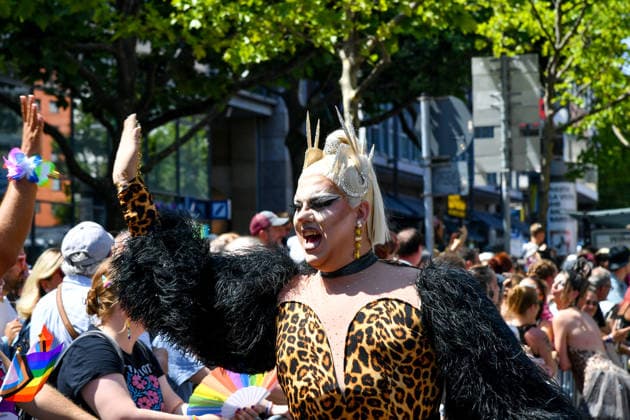 Deutschland, Baden-Wuerttemberg, Stuttgart 26.07.2026, Deutschland, GER, Baden-Wuerttemberg, Stuttgart, im Bild Themenbild, Vielfalt, Gleichberechtigung, LGBTQIA+, Love is Love, Stuttgart zeigt Flagge, CSD-Parade, Pride-Week, Community, Sichtbarkeit, Solidaritaet, Toleranz, Akzeptanz, Regenbogen, Menschenrechte, Politik mit Pride, Pride Night, Kulturfestival, Demo fuer Vielfalt, Queere Stimmen, Empowerment, Trans, Transgender, Homosexuell, Schilder, Fahnen, Bunt, LGBTQ, Lesbisch, Schwul, Bisexuell, Queer, Pride, Coming-out, Regenbogenflagge, Inklusion, Genderidentitaet, sexuelle Orientierung, Feature, Symbolbild Baden-Wuerttemberg *** Germany, Baden-Württemberg, Stuttgart, July 26, 2026, Germany, GER, Baden-Württemberg, Stuttgart, Featured Deutschland, Baden-Wuerttemberg, Stuttgart, Pride, 26.07.2026-11