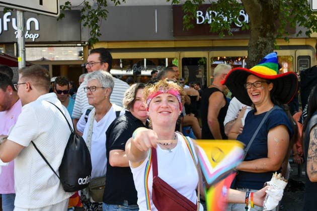 Deutschland, Baden-Wuerttemberg, Stuttgart 26.07.2026, Deutschland, GER, Baden-Wuerttemberg, Stuttgart, im Bild Themenbild, Vielfalt, Gleichberechtigung, LGBTQIA+, Love is Love, Stuttgart zeigt Flagge, CSD-Parade, Pride-Week, Community, Sichtbarkeit, Solidaritaet, Toleranz, Akzeptanz, Regenbogen, Menschenrechte, Politik mit Pride, Pride Night, Kulturfestival, Demo fuer Vielfalt, Queere Stimmen, Empowerment, Trans, Transgender, Homosexuell, Schilder, Fahnen, Bunt, LGBTQ, Lesbisch, Schwul, Bisexuell, Queer, Pride, Coming-out, Regenbogenflagge, Inklusion, Genderidentitaet, sexuelle Orientierung, Feature, Symbolbild Baden-Wuerttemberg *** Germany, Baden-Württemberg, Stuttgart, July 26, 2026, Germany, GER, Baden-Württemberg, Stuttgart, Featured Deutschland, Baden-Wuerttemberg, Stuttgart, Pride, 26.07.2026-3