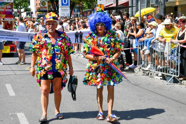 Deutschland, Baden-Wuerttemberg, Stuttgart 26.07.2026, Deutschland, GER, Baden-Wuerttemberg, Stuttgart, im Bild Themenbild, Vielfalt, Gleichberechtigung, LGBTQIA+, Love is Love, Stuttgart zeigt Flagge, CSD-Parade, Pride-Week, Community, Sichtbarkeit, Solidaritaet, Toleranz, Akzeptanz, Regenbogen, Menschenrechte, Politik mit Pride, Pride Night, Kulturfestival, Demo fuer Vielfalt, Queere Stimmen, Empowerment, Trans, Transgender, Homosexuell, Schilder, Fahnen, Bunt, LGBTQ, Lesbisch, Schwul, Bisexuell, Queer, Pride, Coming-out, Regenbogenflagge, Inklusion, Genderidentitaet, sexuelle Orientierung, Feature, Symbolbild Baden-Wuerttemberg *** Germany, Baden-Württemberg, Stuttgart, July 26, 2026, Germany, GER, Baden-Württemberg, Stuttgart, Featured Deutschland, Baden-Wuerttemberg, Stuttgart, Pride, 26.07.2026-39