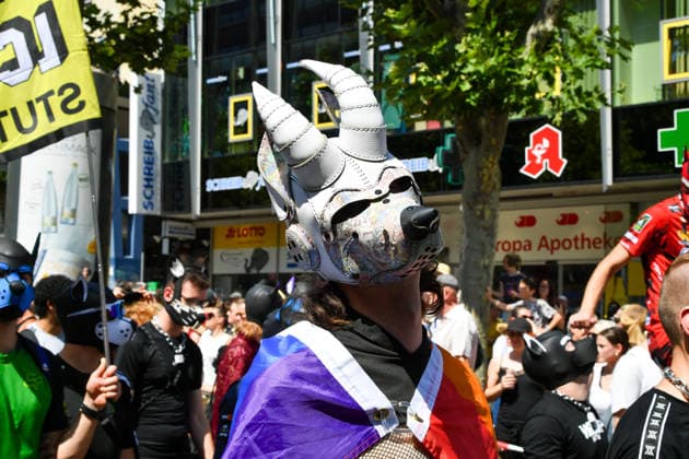 Deutschland, Baden-Wuerttemberg, Stuttgart 26.07.2026, Deutschland, GER, Baden-Wuerttemberg, Stuttgart, im Bild Themenbild, Vielfalt, Gleichberechtigung, LGBTQIA+, Love is Love, Stuttgart zeigt Flagge, CSD-Parade, Pride-Week, Community, Sichtbarkeit, Solidaritaet, Toleranz, Akzeptanz, Regenbogen, Menschenrechte, Politik mit Pride, Pride Night, Kulturfestival, Demo fuer Vielfalt, Queere Stimmen, Empowerment, Trans, Transgender, Homosexuell, Schilder, Fahnen, Bunt, LGBTQ, Lesbisch, Schwul, Bisexuell, Queer, Pride, Coming-out, Regenbogenflagge, Inklusion, Genderidentitaet, sexuelle Orientierung, Feature, Symbolbild Baden-Wuerttemberg *** Germany, Baden-Württemberg, Stuttgart, July 26, 2026, Germany, GER, Baden-Württemberg, Stuttgart, Featured Deutschland, Baden-Wuerttemberg, Stuttgart, Pride, 26.07.2026-30